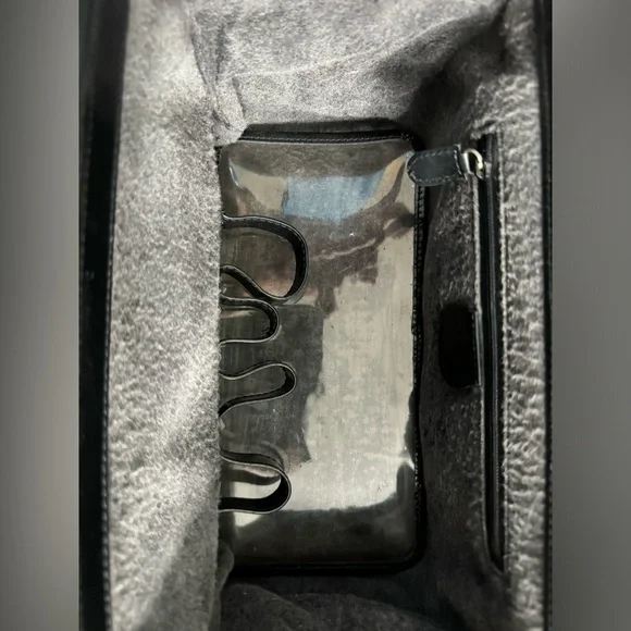 Vintage Gucci travel/makeup case with COA - Picture 8 of 11